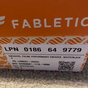 Women’s athletics shoes